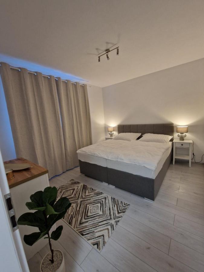 Maja Apartman Dunajská Streda Buitenkant foto