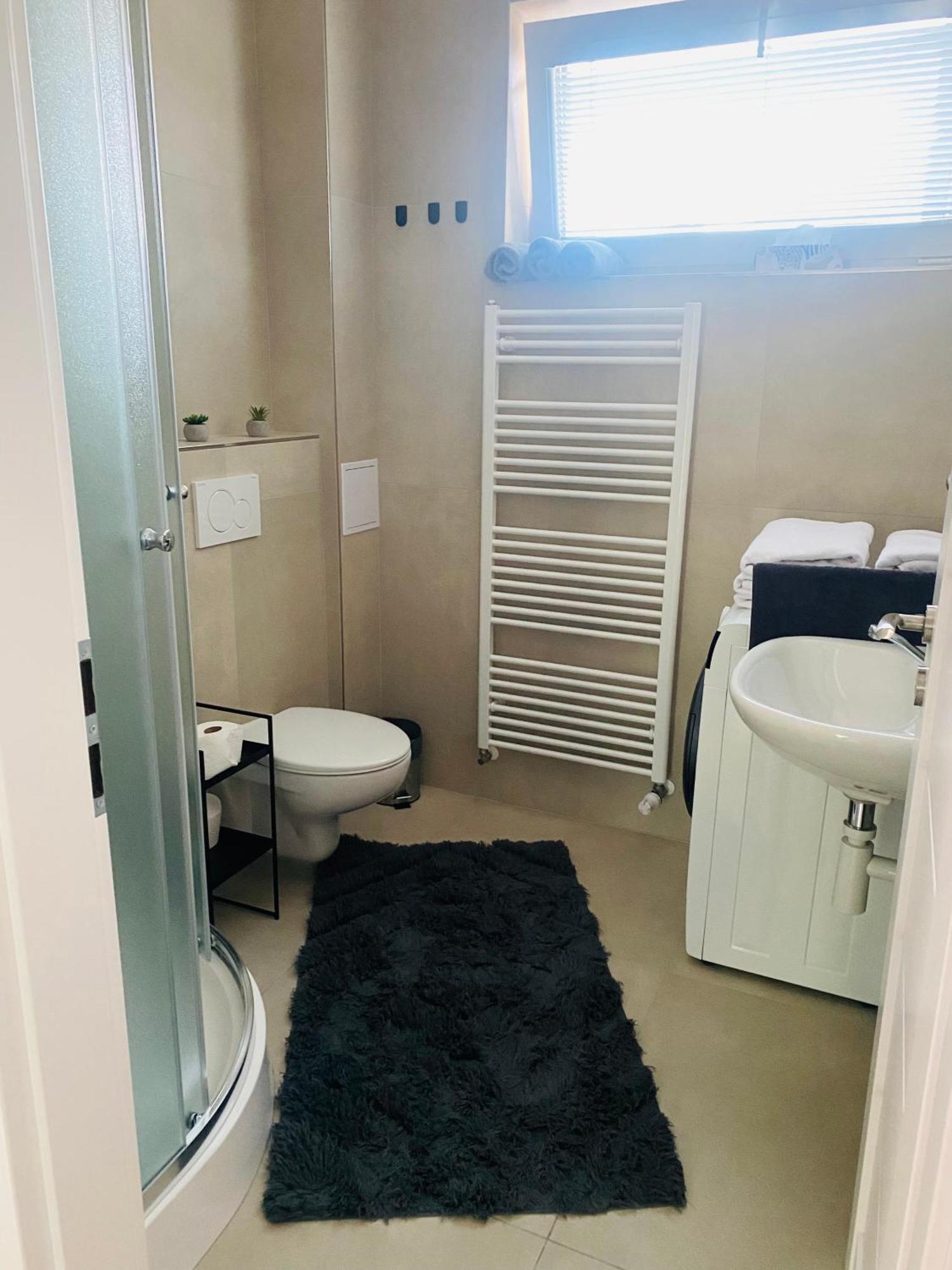 Maja Apartman Dunajská Streda Buitenkant foto